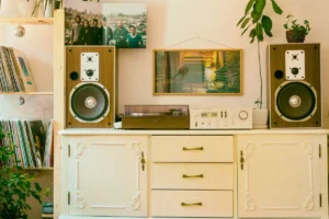 Jak połączyć nowoczesne wnętrza z elementami vintage - Zdjęcie